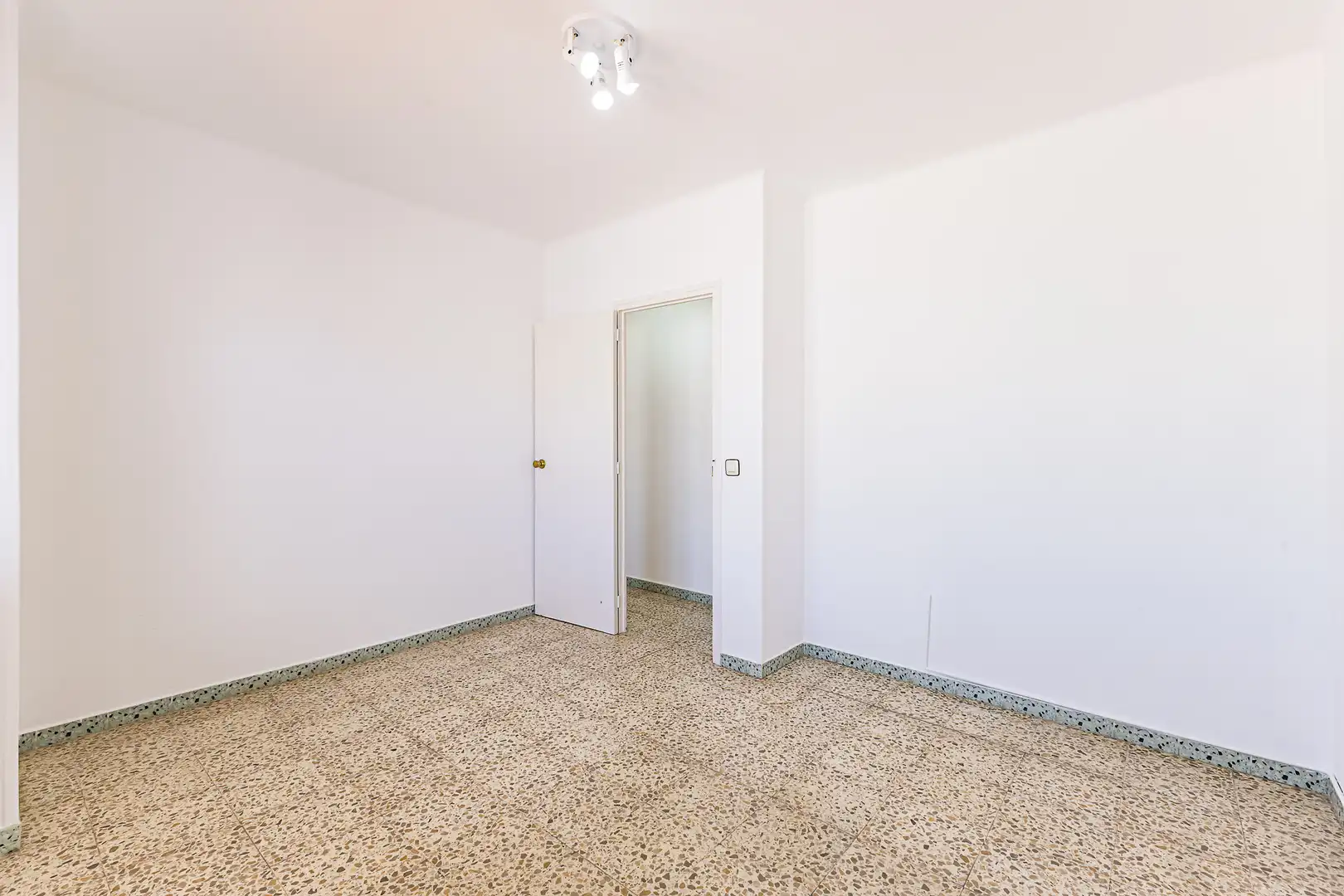 Flat for sale in Sant Boi de Llobregat  with Heating, Terrace and Balcony
