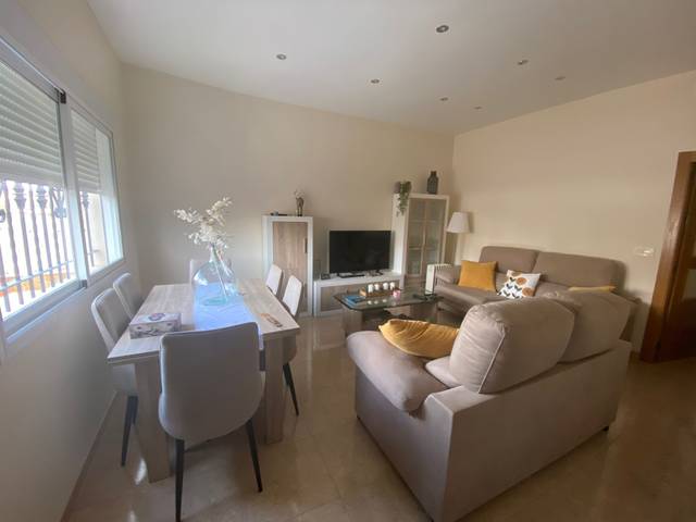 Casa adosada en Venta en La Hoya