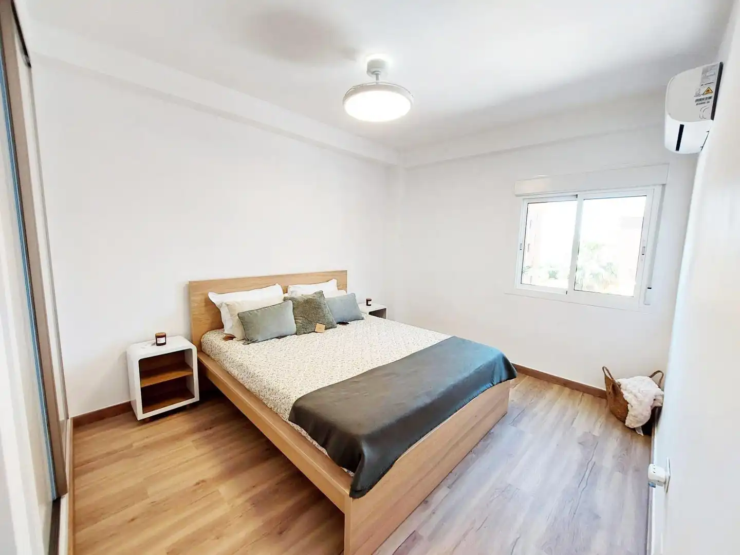 Habitación de Piso en venta en Benalmádena con Aire acondicionado, Terraza y Piscina comunitaria