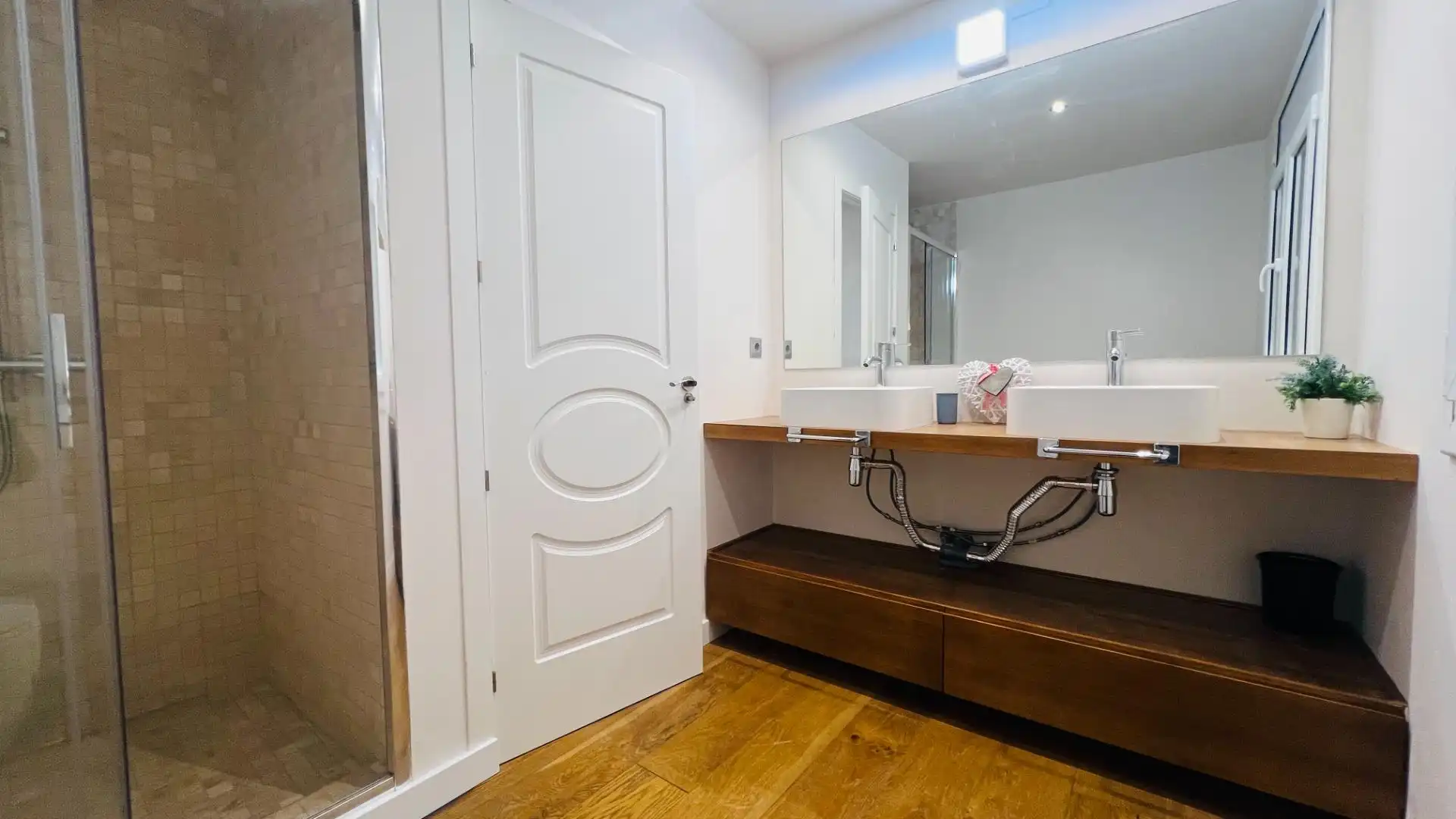 Bathroom of Houses for sale in Cambrils  with Air Conditioner, Private garden and Parquet flooring