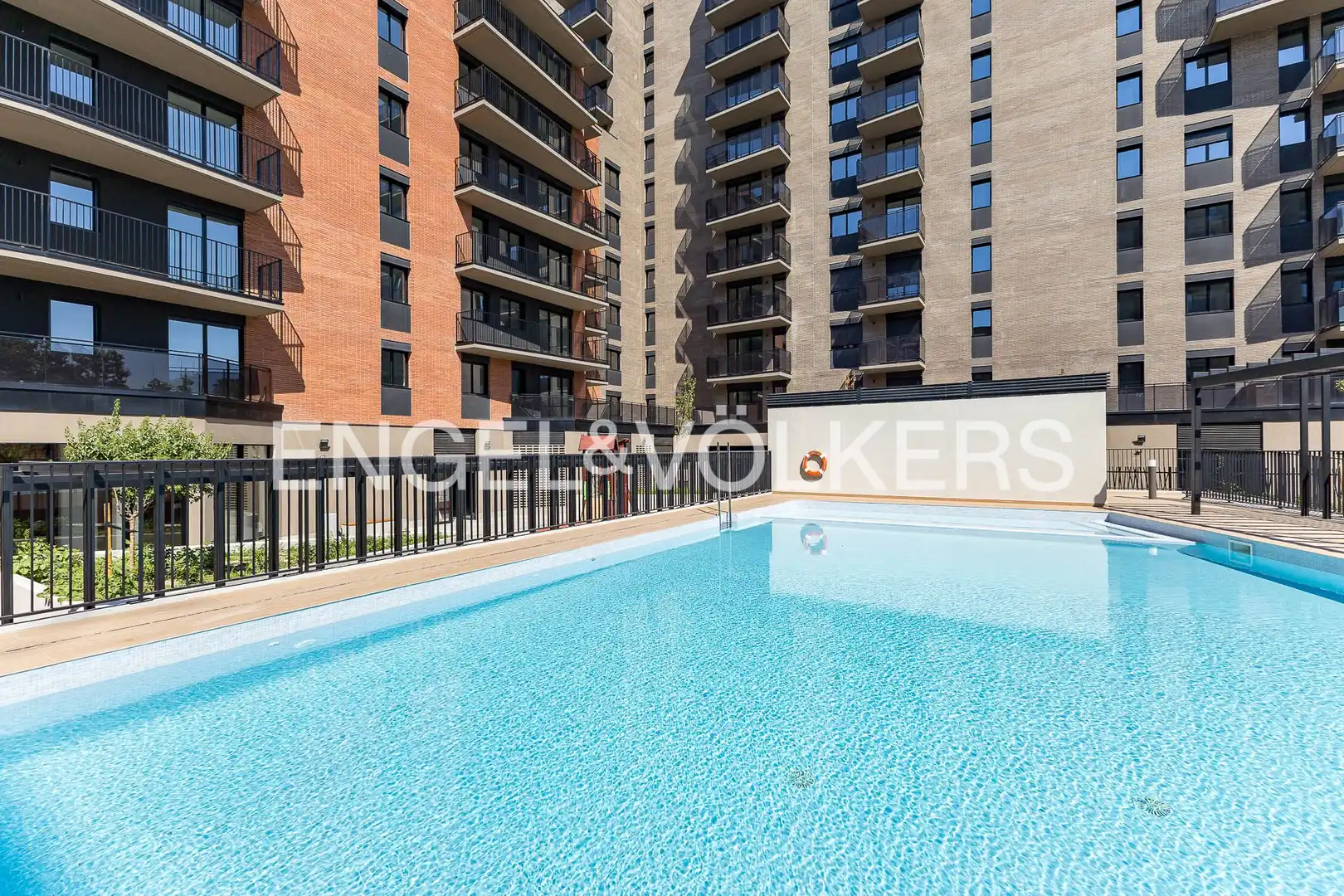 Piscina de Pis de lloguer en Barcelona amb Calefacció i Parquet