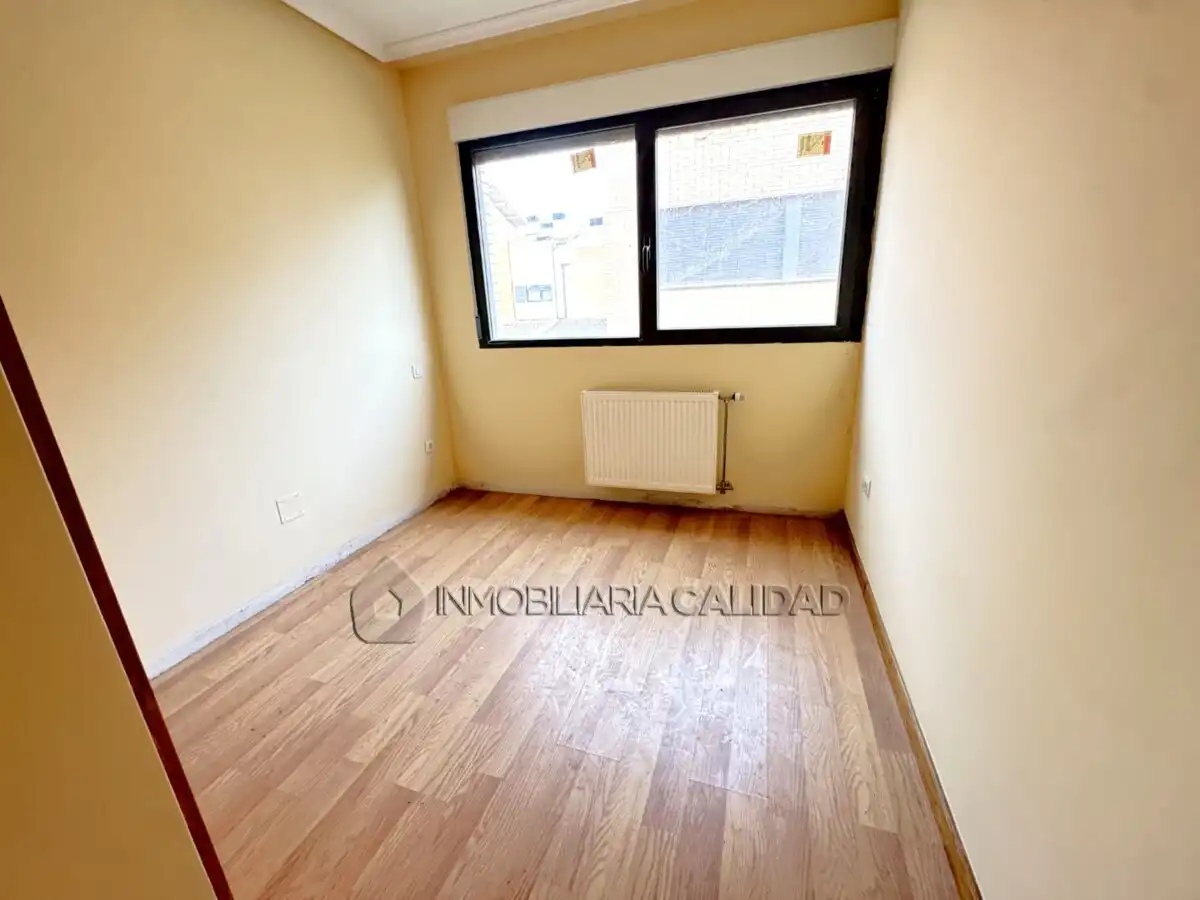 Habitación de Casa o chalet en venta en Alfoz de Quintanadueñas con Calefacción