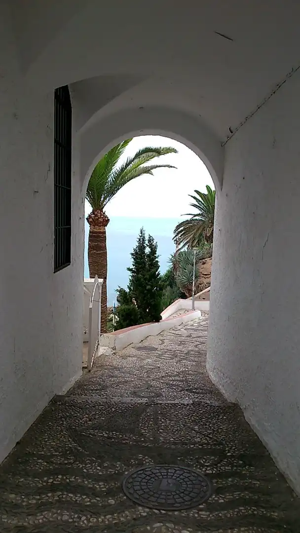 Casa adosada en venta en Nerja con Calefacción, Terraza y Balcón