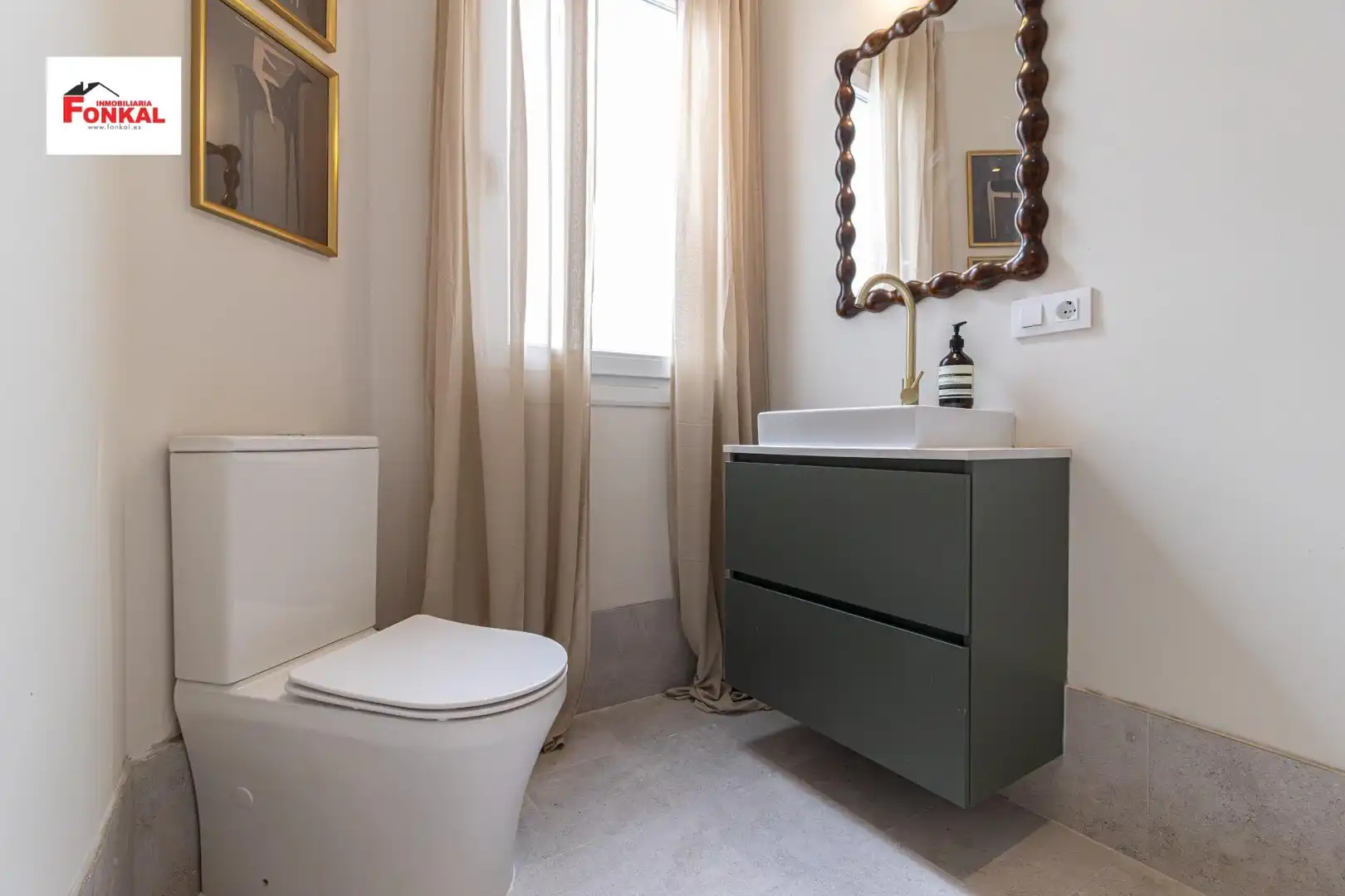 Bathroom of Flat for sale in Jerez de la Frontera  with Parquet flooring, Storage room and Furnished