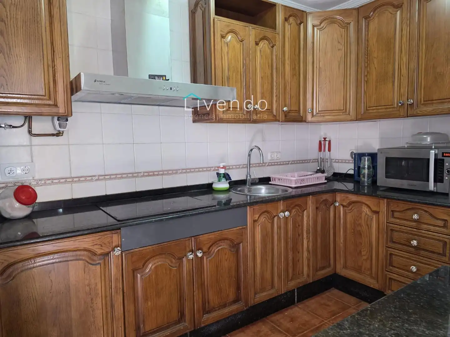 Cuina de Casa o xalet en venda en Chiclana de la Frontera amb Jardí privat, Piscina i Piscina comunitària