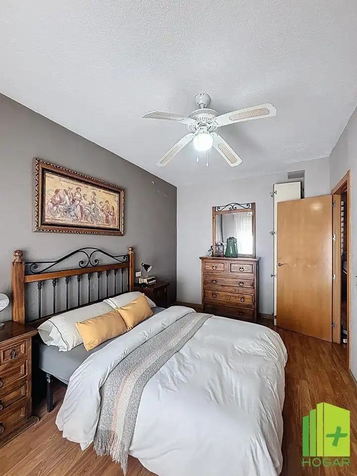 Dormitori de Casa adosada en venda en  Jaén Capital amb Aire condicionat, Calefacció i Terrassa