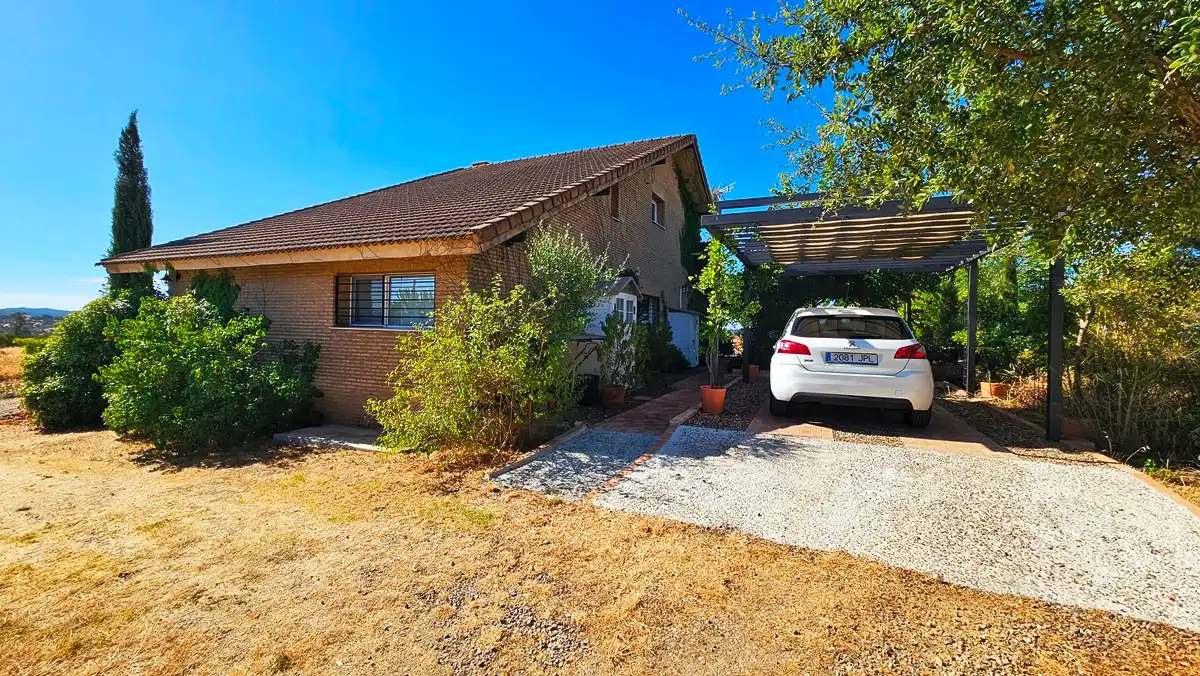Exterior view of Houses for sale in El Madroño  with Air Conditioner and Private garden