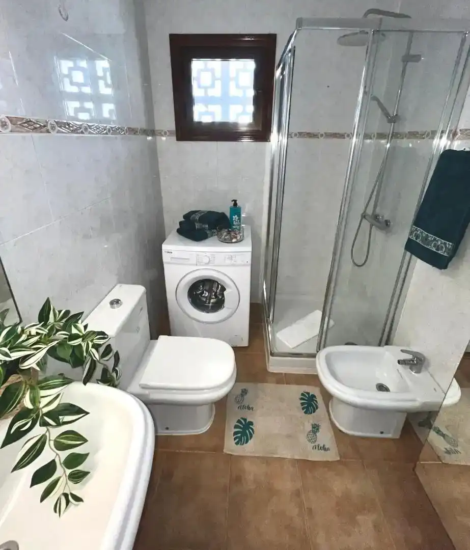 Baño de Apartamento en venta en Adeje con Piscina y Balcón