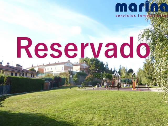 Dúplex en Venta en Paseo Río Irati en Valle de Elorz / Elortzibar