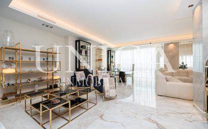 Living room of Flat for sale in  Madrid Capital  with Air Conditioner, Heating and Terrace