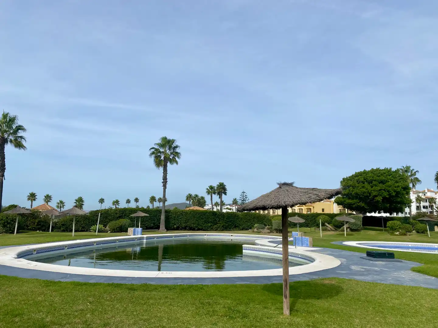 Flat with pool for sale in Atlanterra