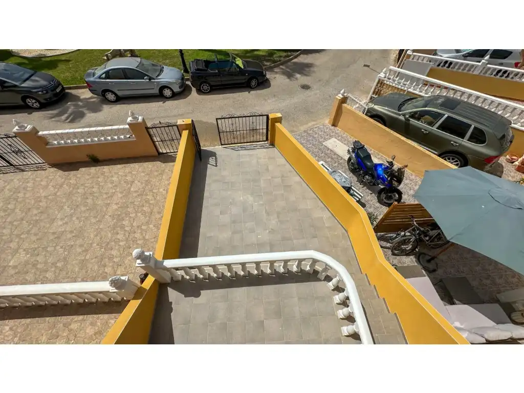 Terrassa de Casa o xalet en venda en Orihuela amb Aire condicionat, Jardí privat i Terrassa