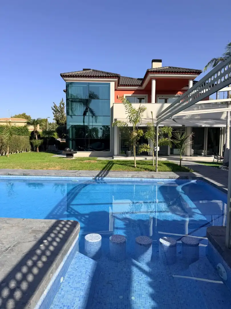 Piscina de Casa o chalet de alquiler en Elche / Elx con Aire acondicionado, Calefacción y Jardín privado