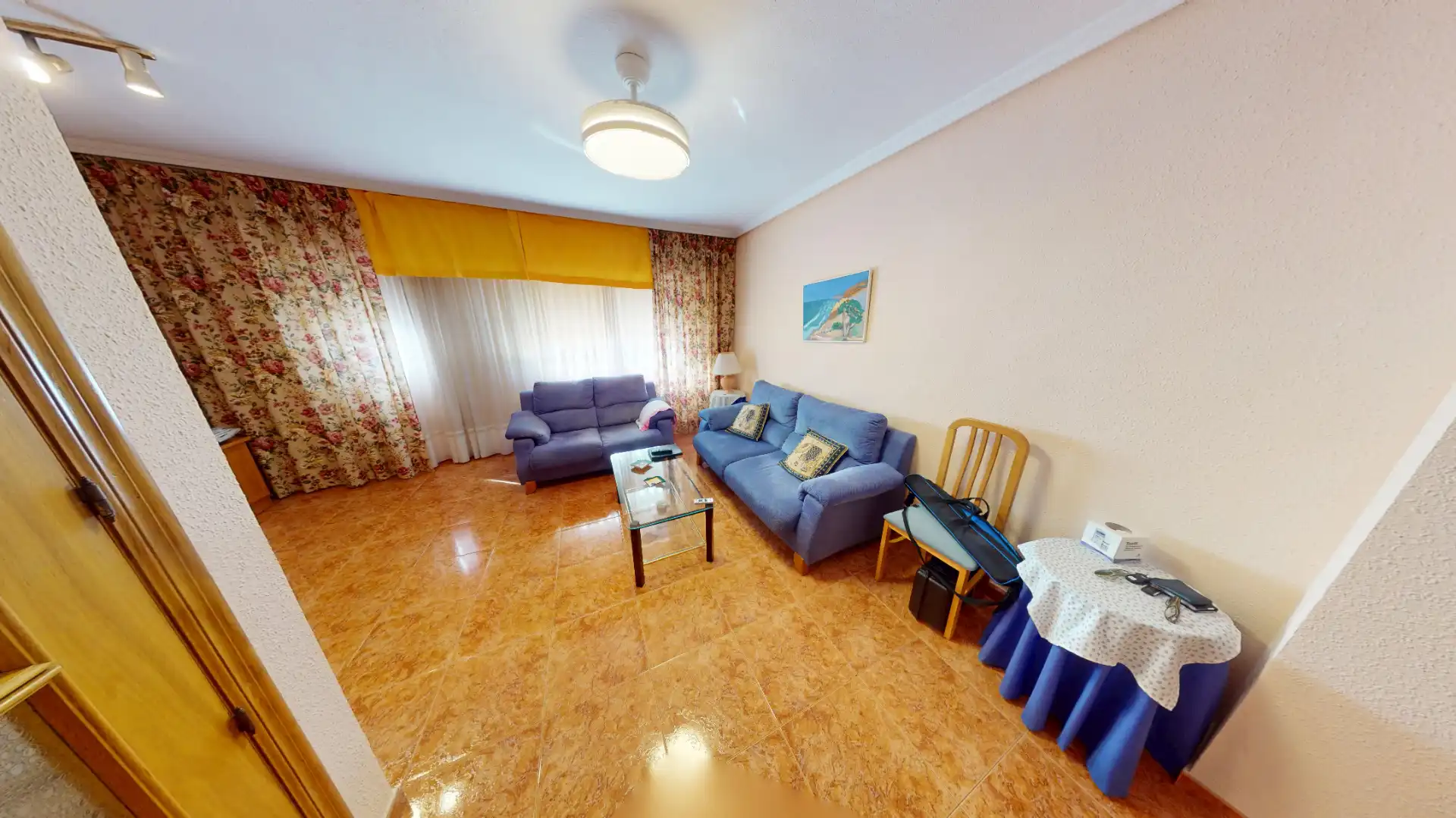 Sala d'estar de Pis en venda en San Blas