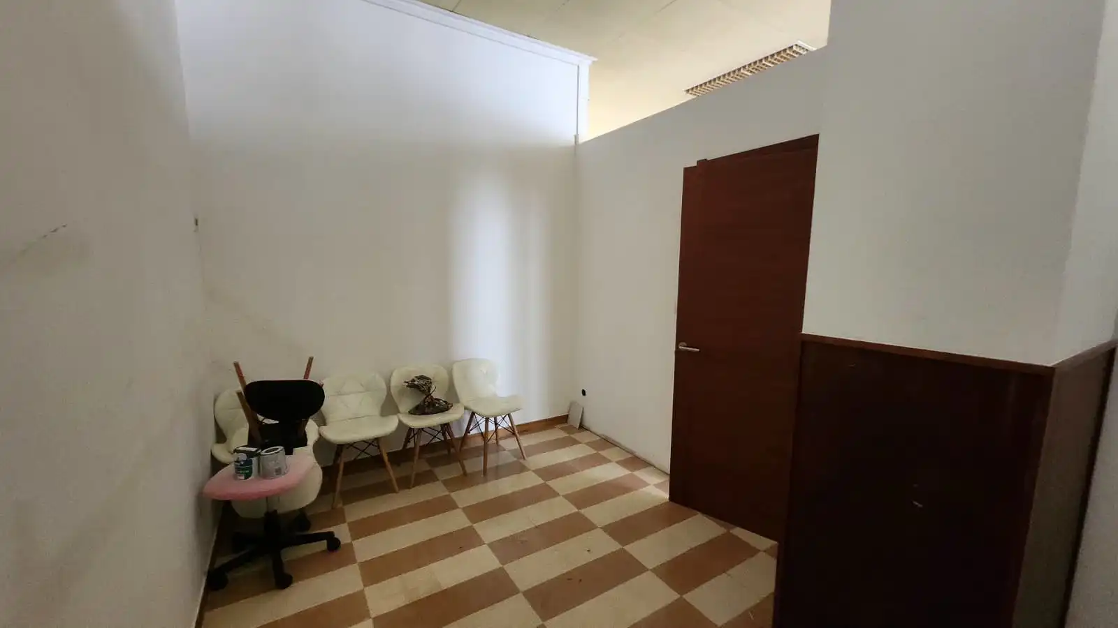 Commercial properties for rent in Miño