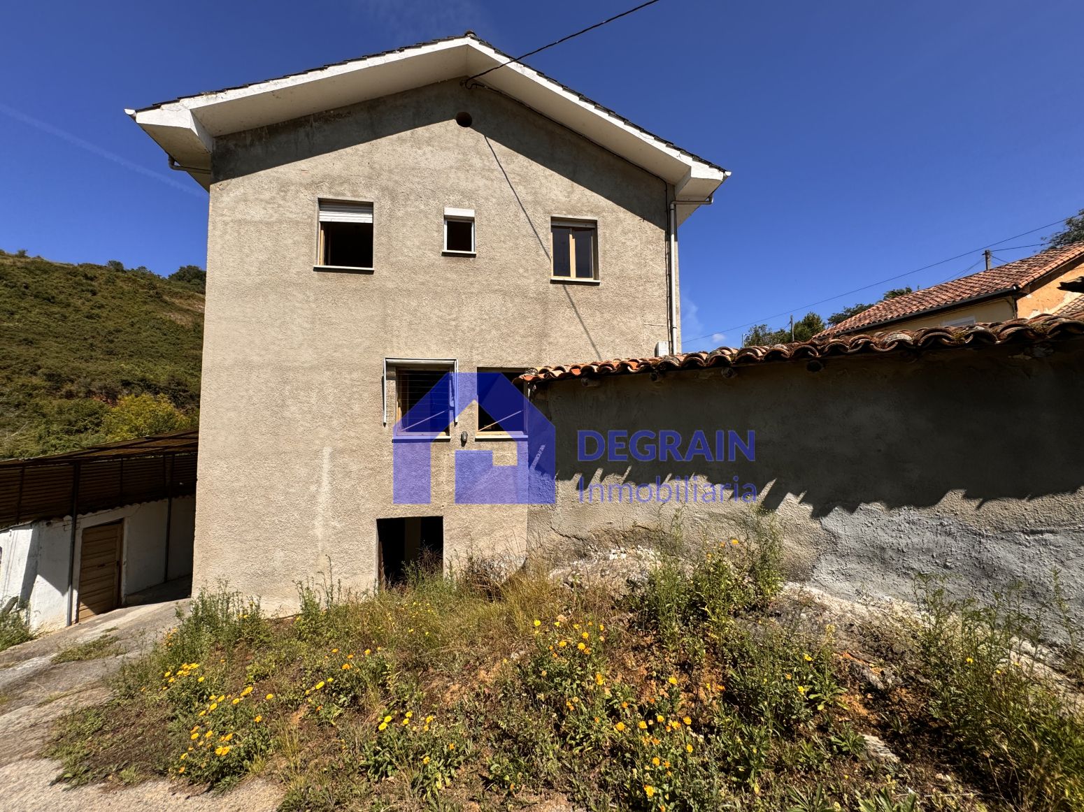Exterior view of House or chalet for sale in Las Regueras    with Heating and Storage room