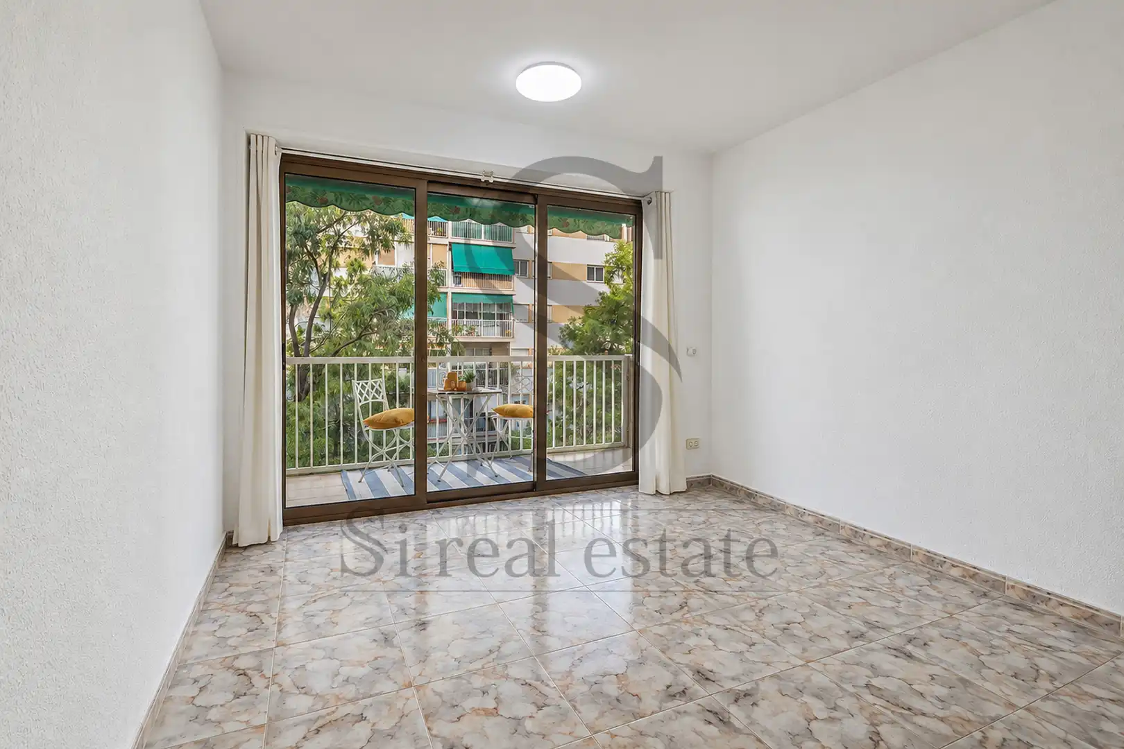Appartamento con terrazza in vendita a Carrer de Juan de Mena, imagen 2