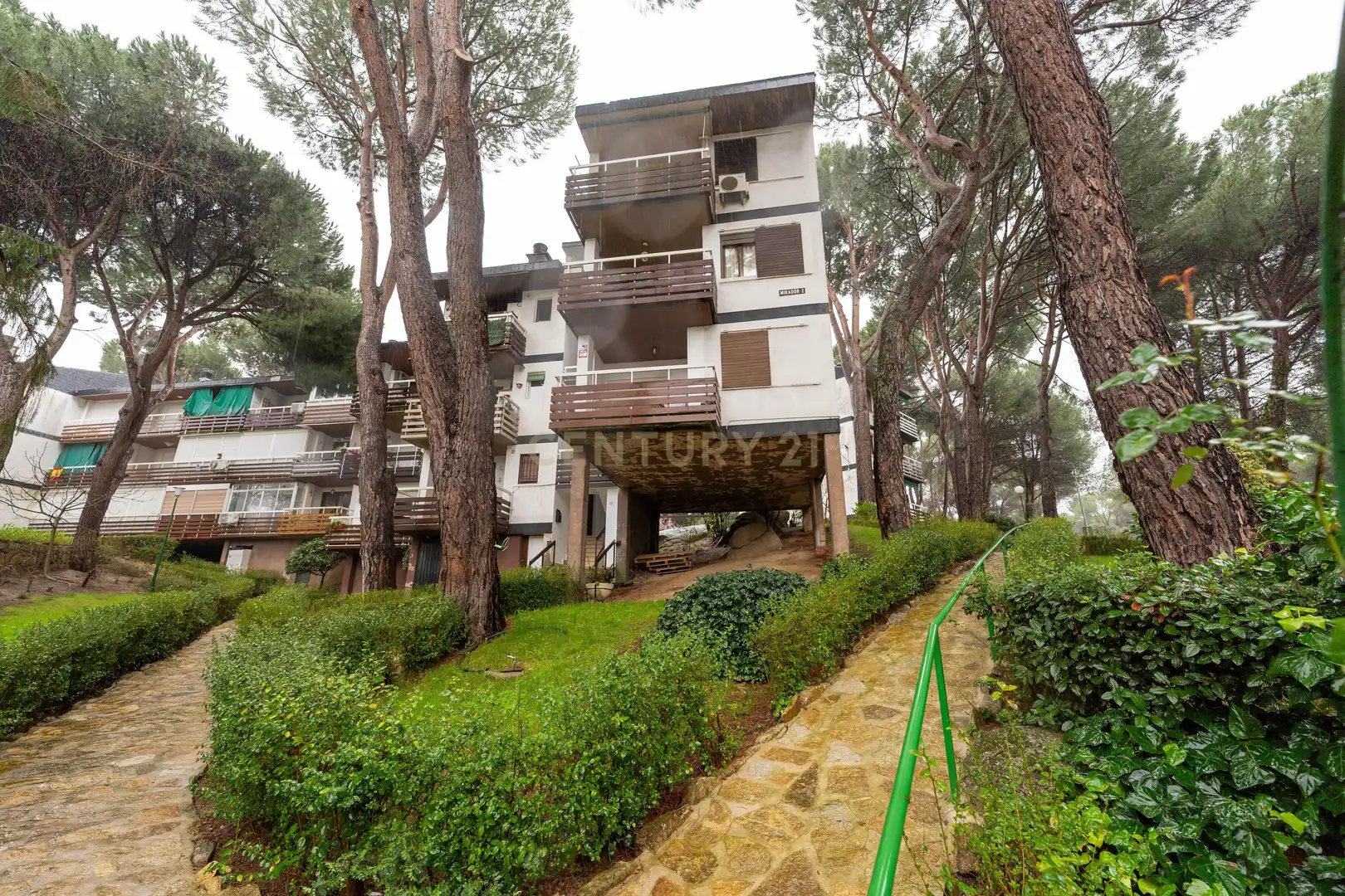 Außenansicht von Wohnungen zum Verkauf in San Martín de Valdeiglesias mit Klimaanlage, Privatgarten und Möbliert