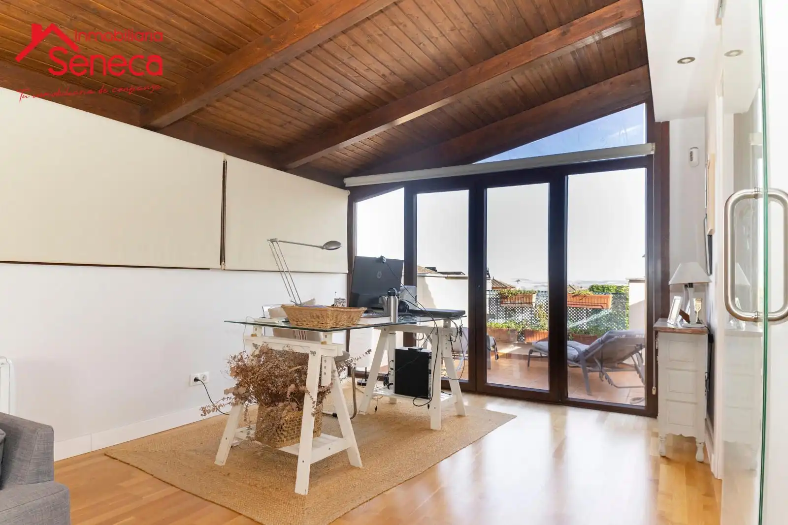 Sala de estar de Casa adosada en venta en Córdoba con Aire acondicionado, Calefacción y Jardín privado