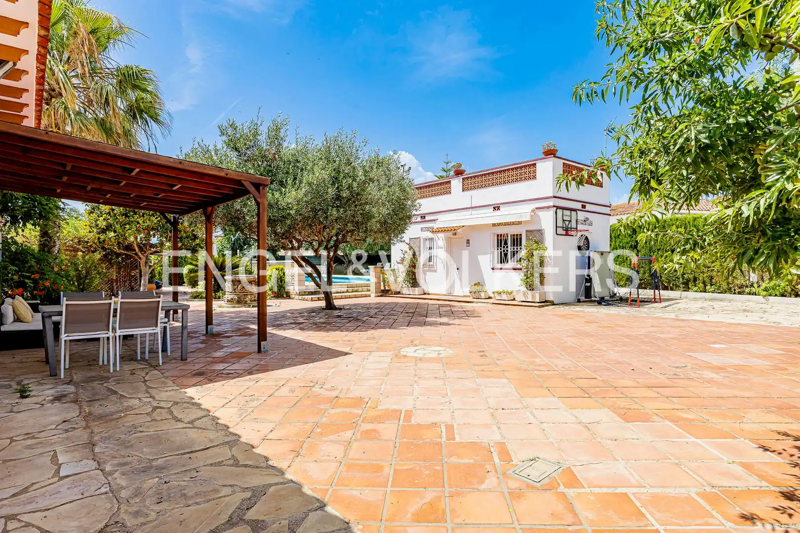 Vista exterior de Casa o xalet en venda en Torredembarra amb Aire condicionat, Calefacció i Jardí privat