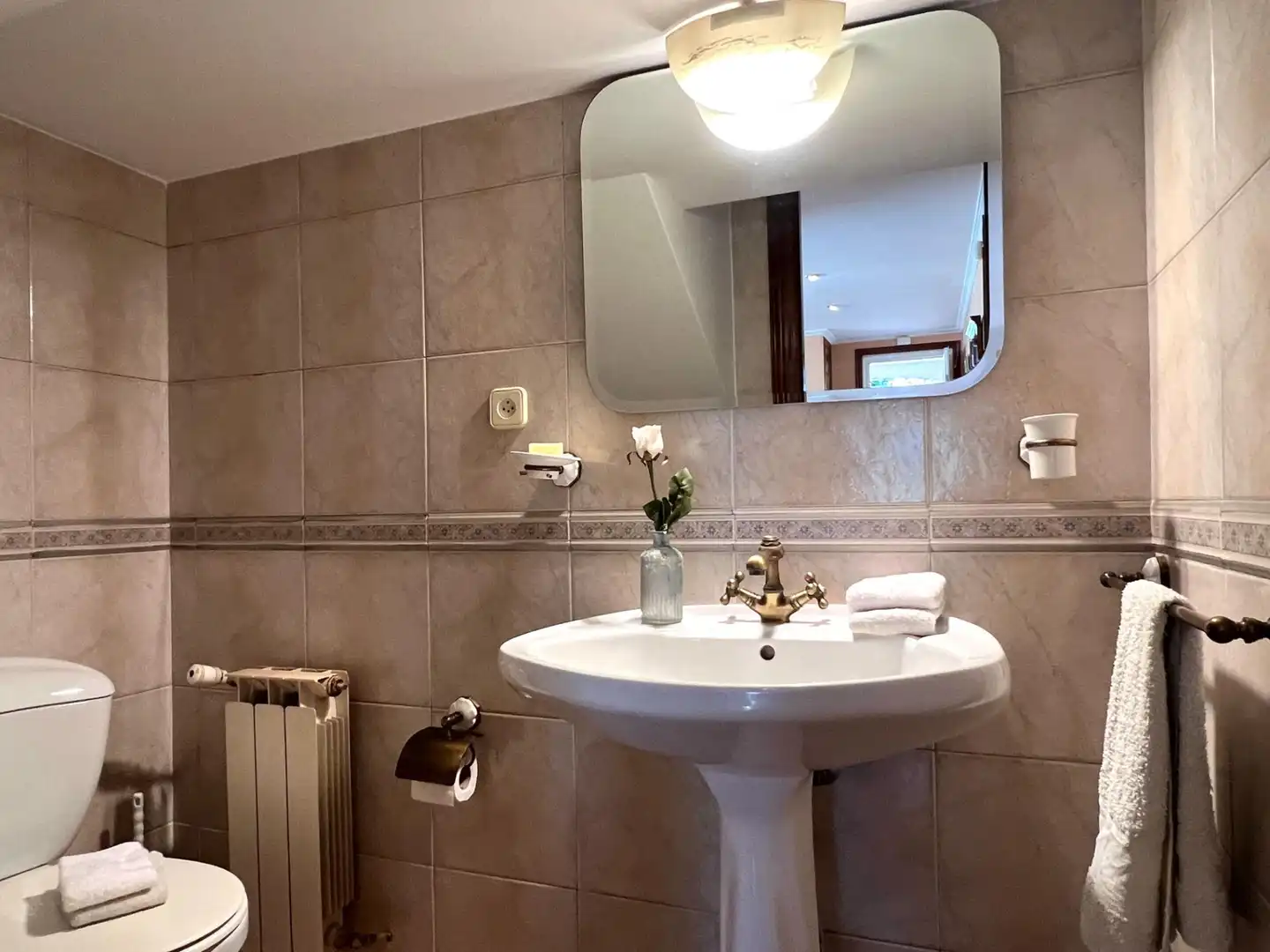 Bathroom of Houses for sale in Bergondo, A Coruña