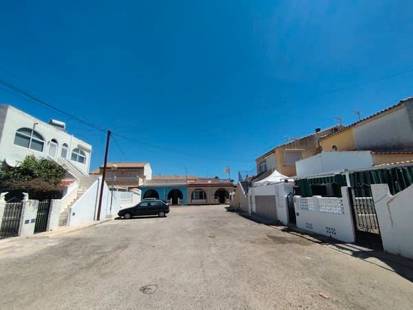 Vista exterior de Casa o chalet en venta en Los Alcázares