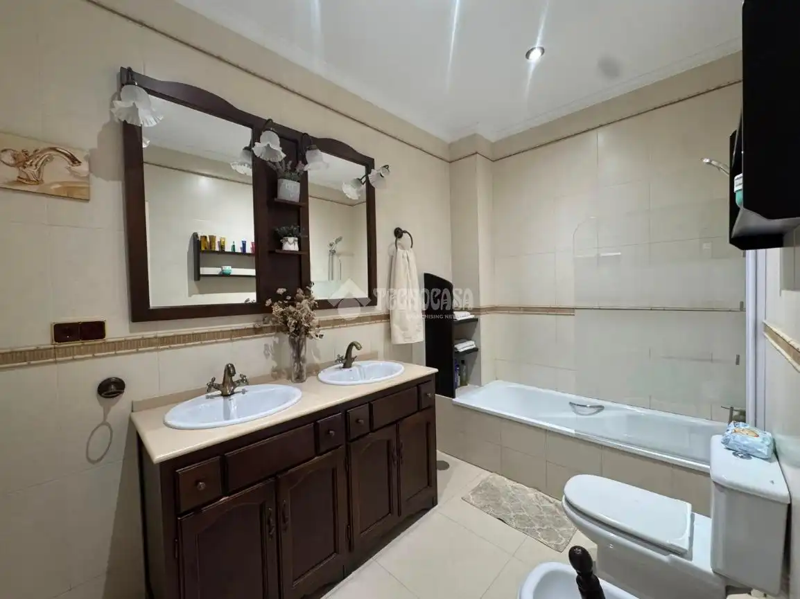 Casa adosada en venta en Calle Dr. Manuel E. Patarroyo, Osuna