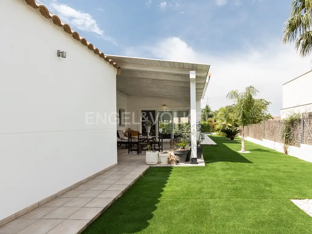 Terrassa de Casa o xalet de lloguer en Bétera amb Aire condicionat, Calefacció i Jardí privat
