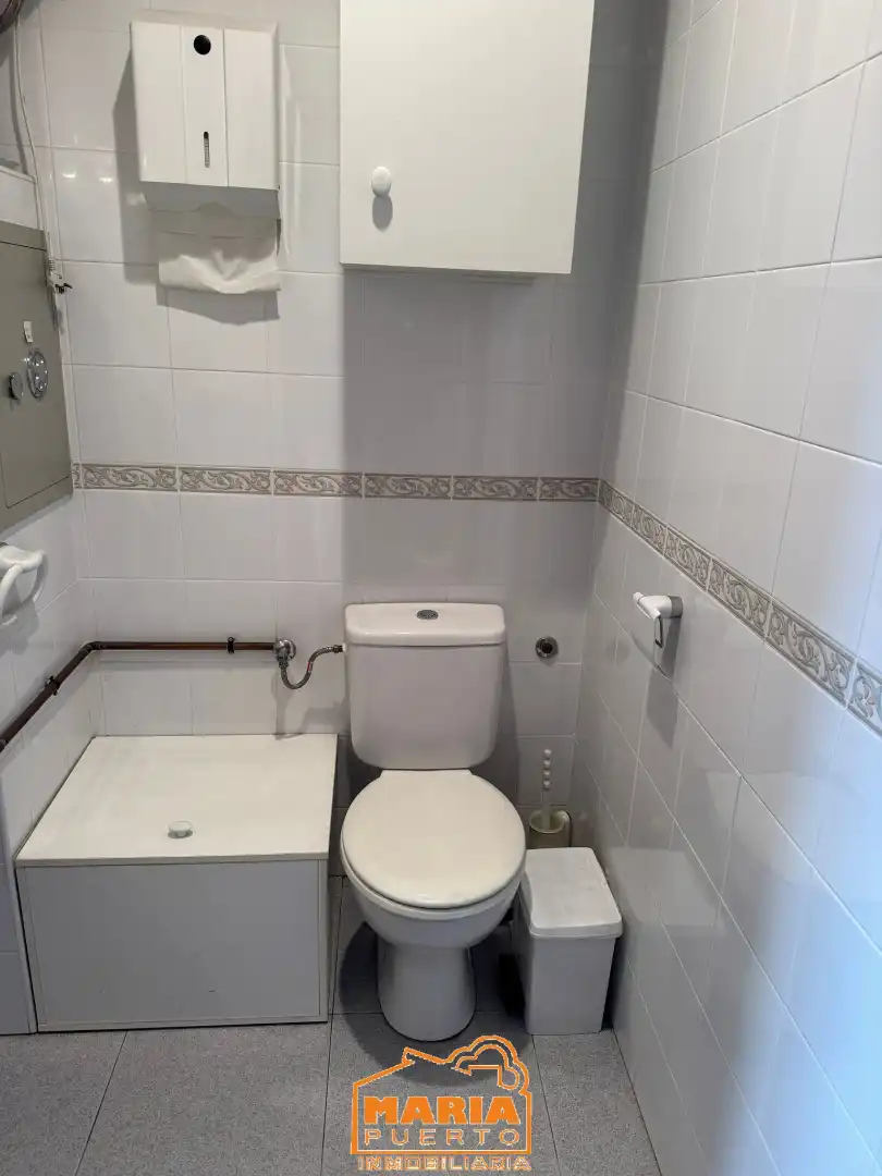 Local en venta en El Cónsul - Ciudad Universitaria - El Romeral