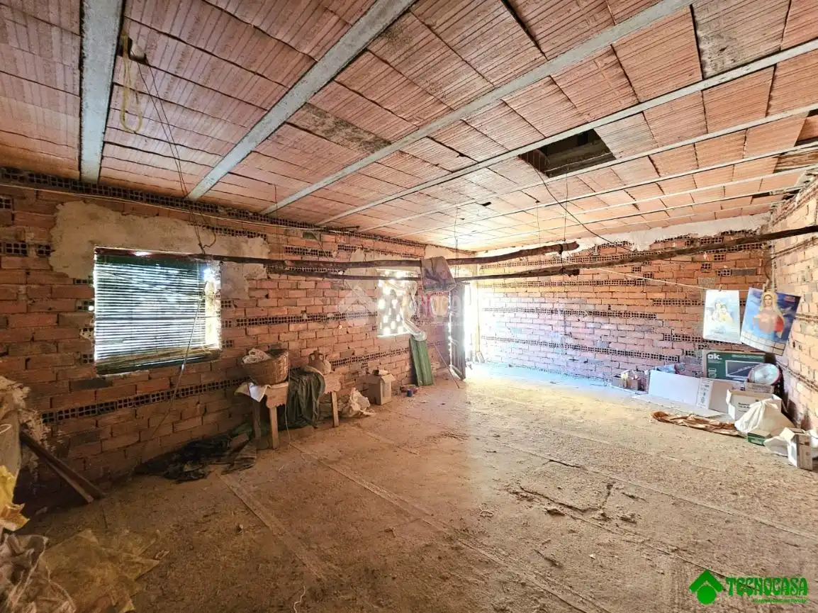 Casa adosada en venda en Balazote