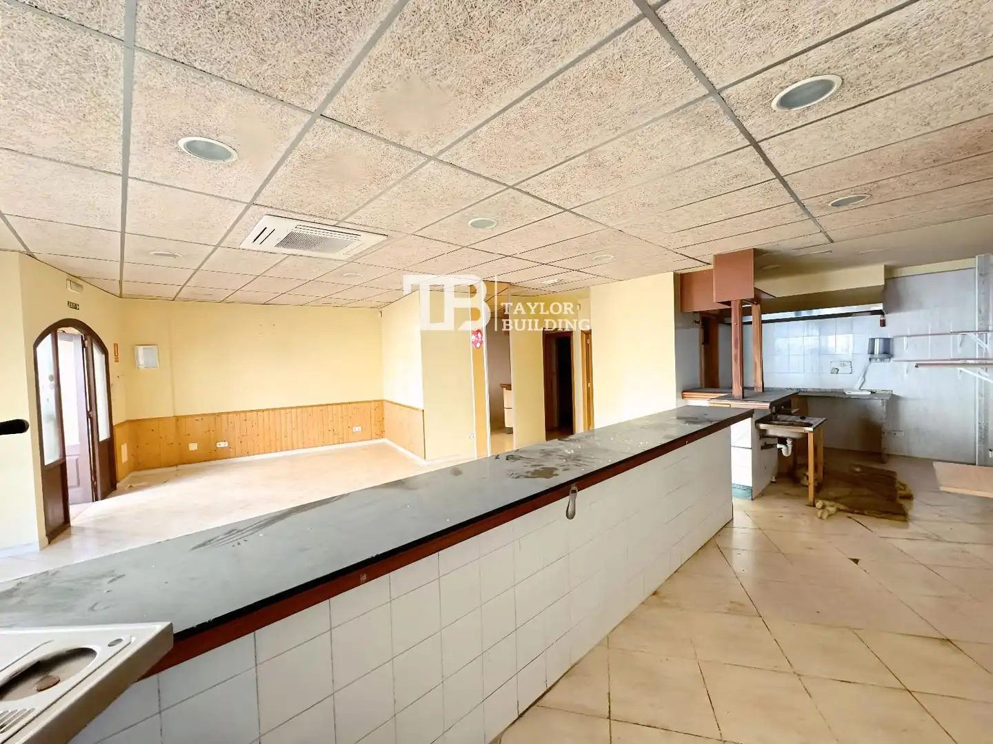 Local en venda en Andratx amb Aire condicionat, Parquet i Alarma