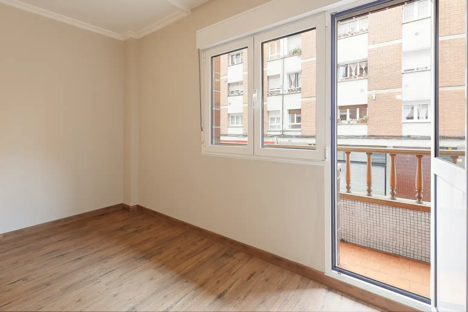 Habitación de Piso en venta en Gijón  con Calefacción y Balcón
