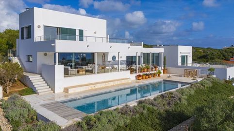 Exclusiva  Diseño contemporáneo, orientación sur y vistas panorámicas del mar en Punta Prima, Menorca, imatge 3