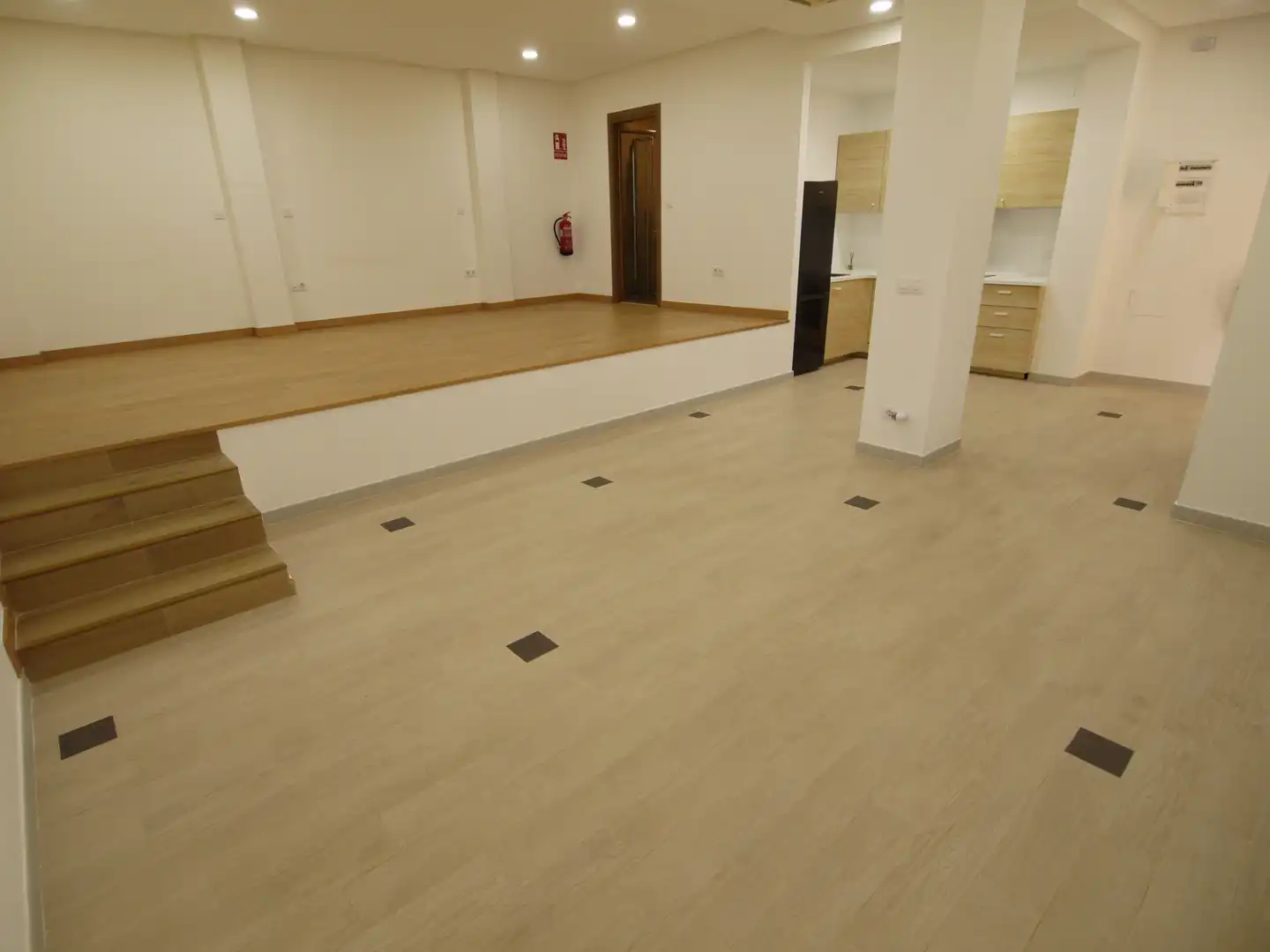 Commercial properties for sale in Sector Literatos, 10, Primera Fase - Nuevo Tres Cantos