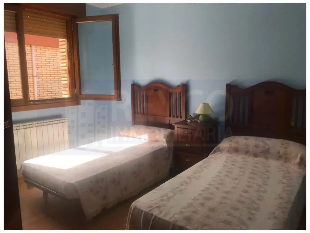 Dormitori de Casa o xalet en venda en Ledesma de la Cogolla amb Balcó