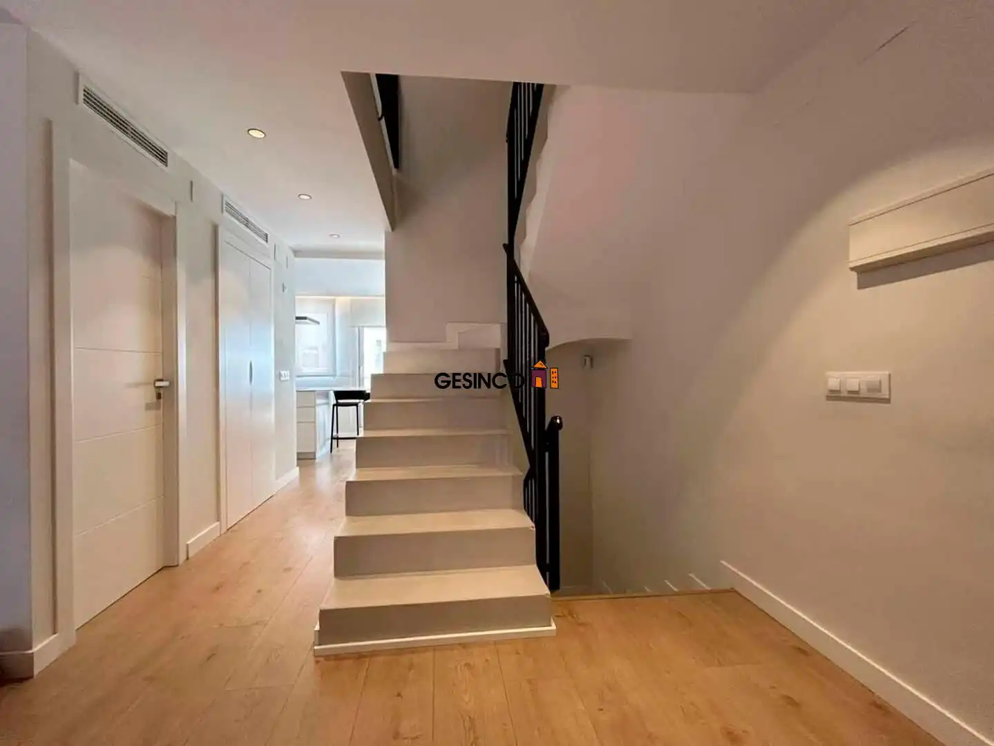 Casa adosada en venta en Manuel con Aire acondicionado, Calefacción y Trastero