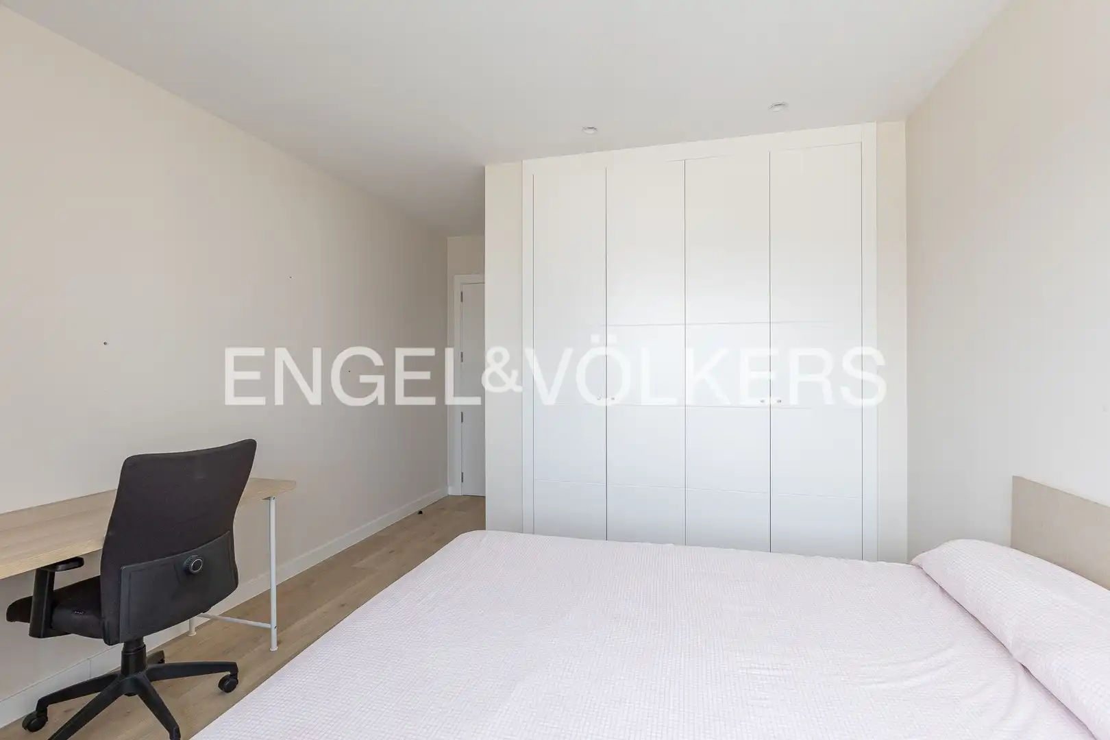 Dormitori de Casa adosada de lloguer en Villaviciosa de Odón amb Aire condicionat, Calefacció i Jardí privat