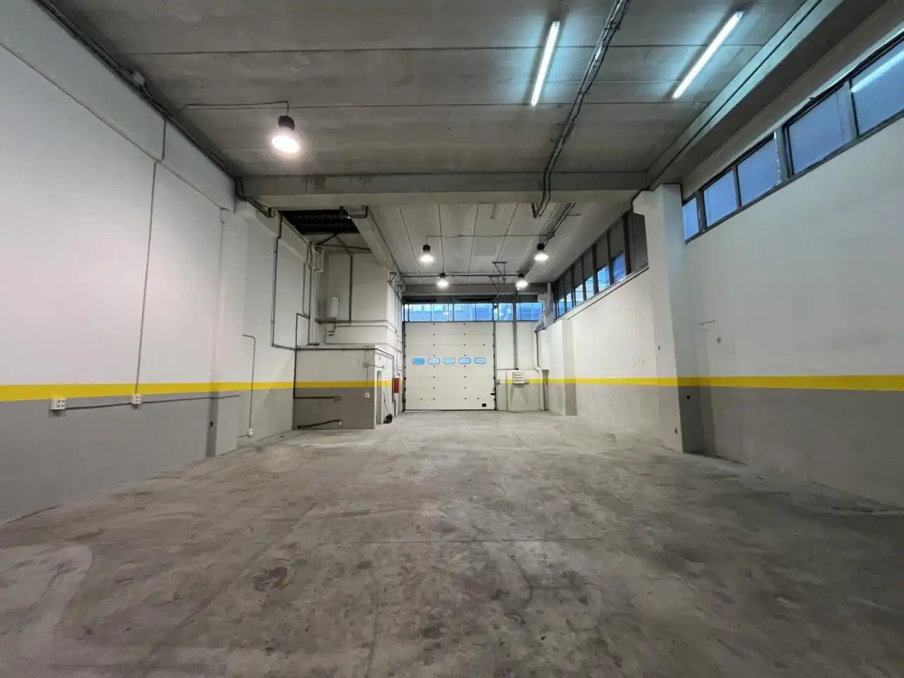 Fabrikhallen zur Miete in Badalona mit Heizung