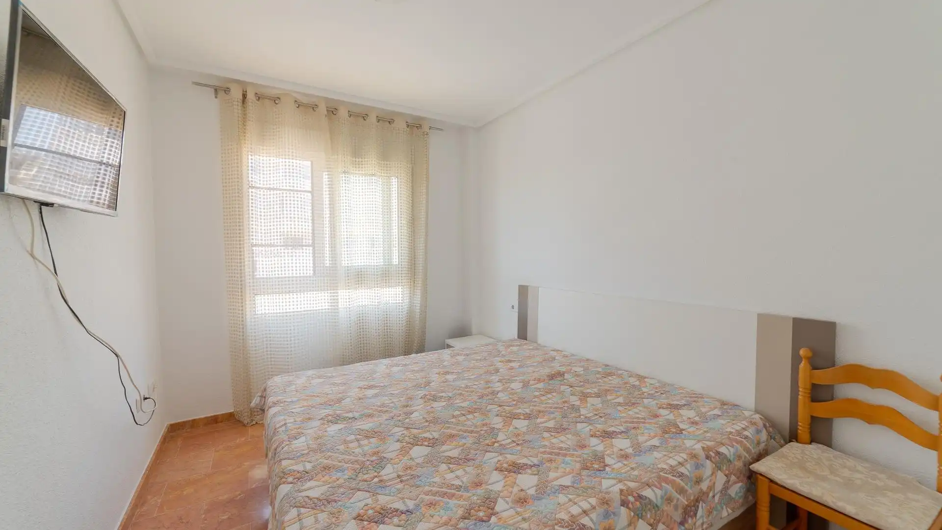 Habitación de Ático en venta en Torrevieja con Aire acondicionado, Terraza y Trastero