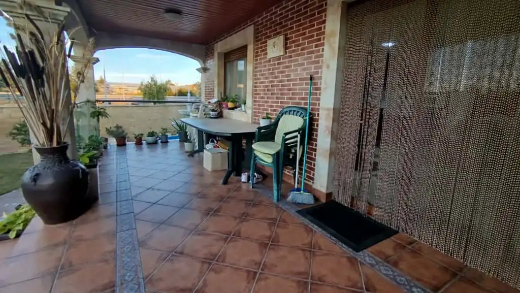 Terrassa de Casa o xalet en venda en Villamayor amb Calefacció, Jardí privat i Terrassa