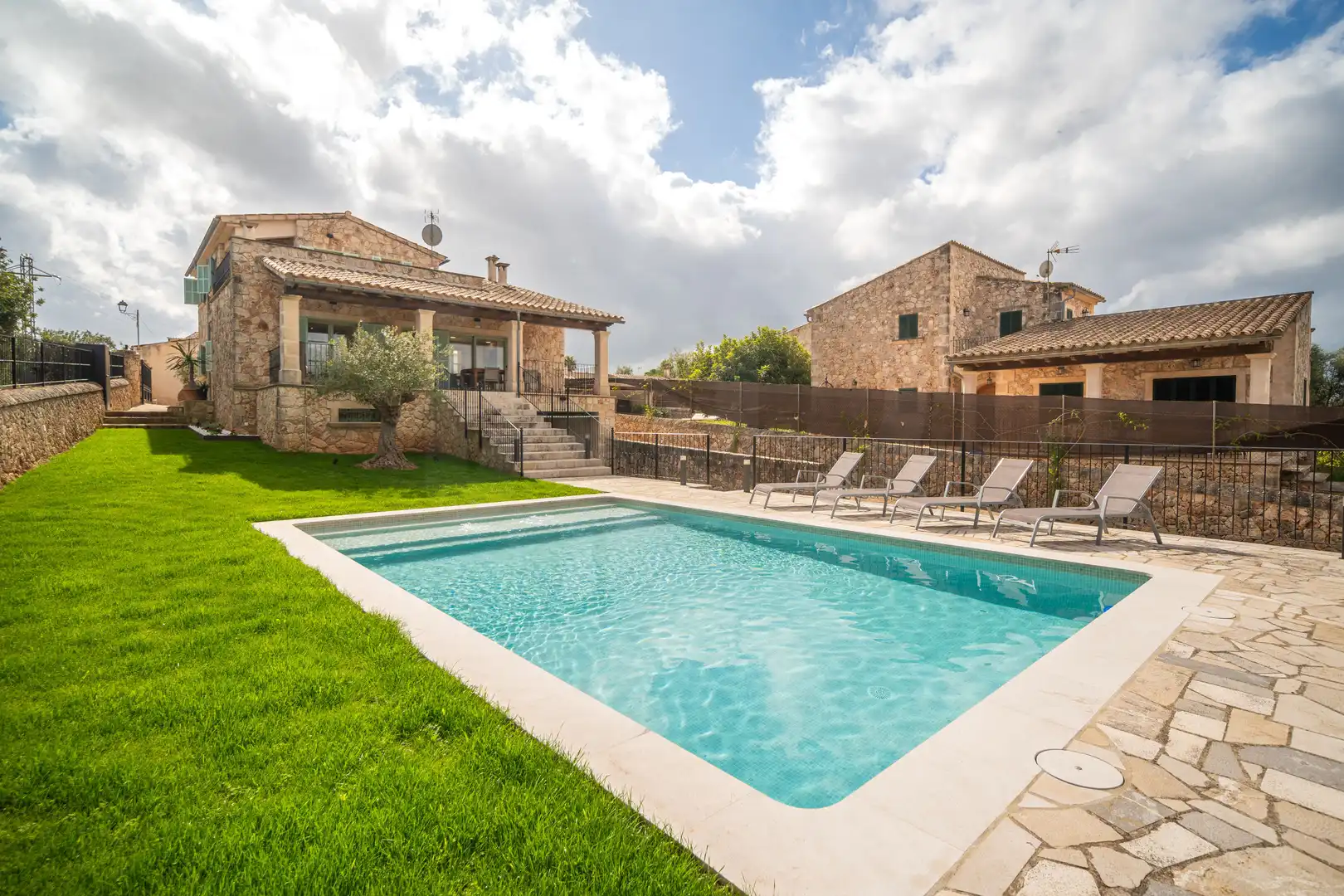 House with pool for sale in Sineu