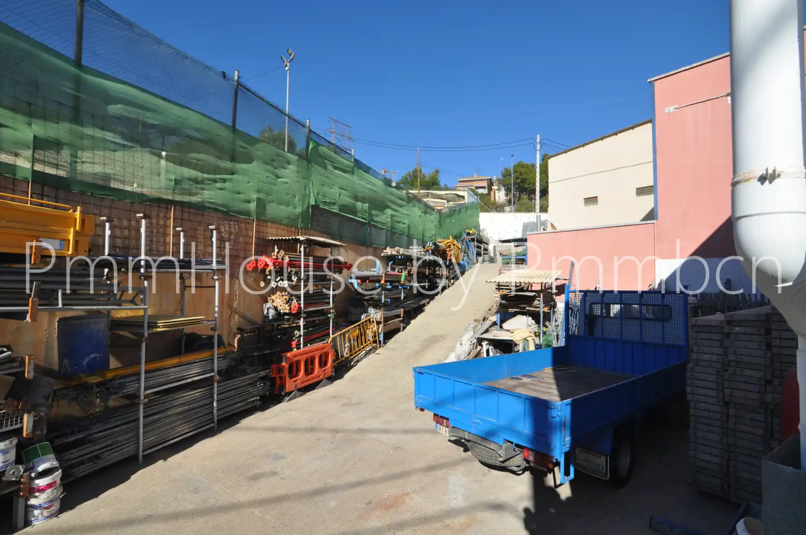 Außenansicht von Gebäude zum Verkauf in Gavà
