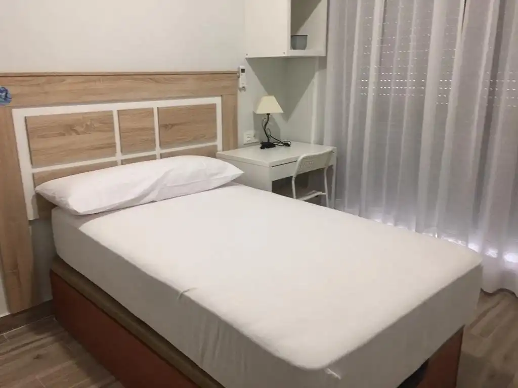 Schlafzimmer von Wohnung zur Miete in Granada mit Möbliert