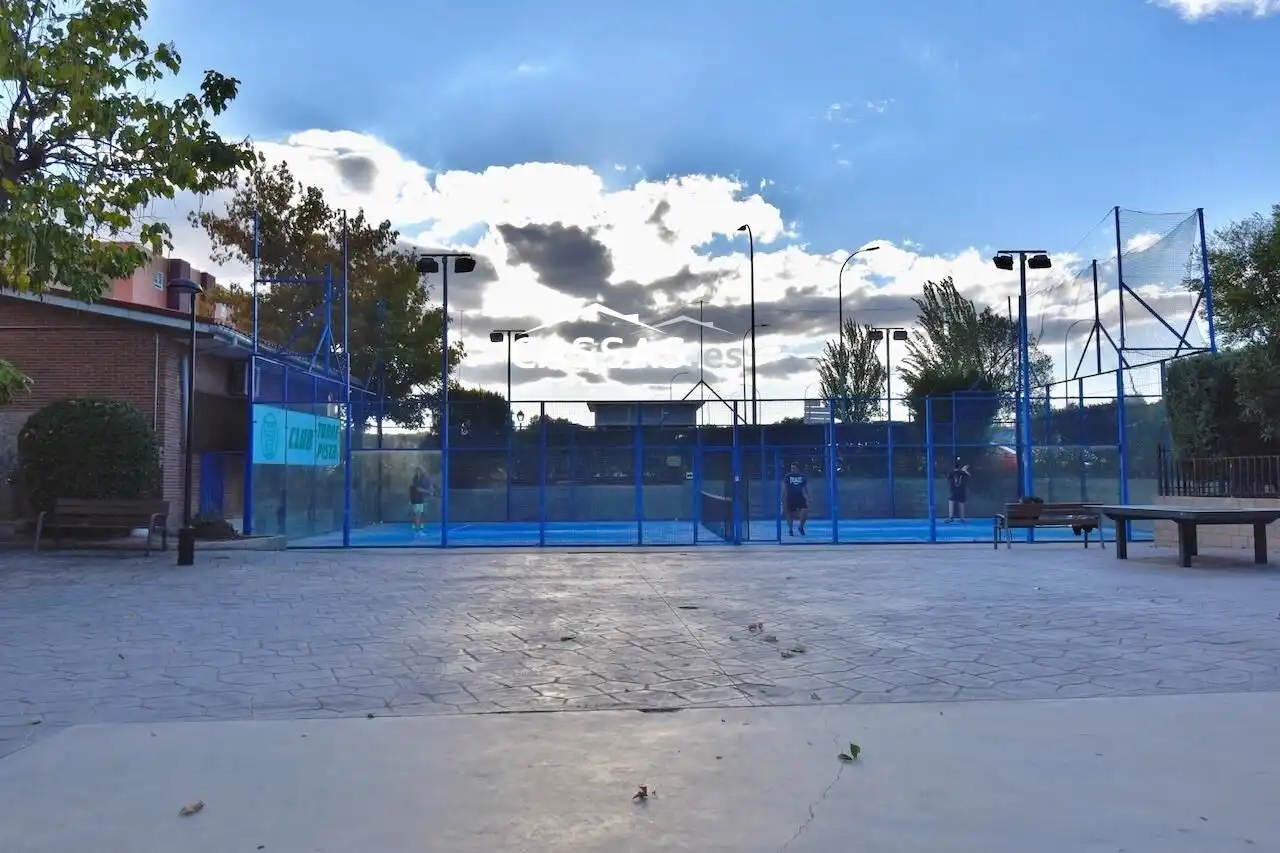 Exterior view of Flat for sale in Torrejón de Ardoz  with Parquet flooring, Terrace and Community pool