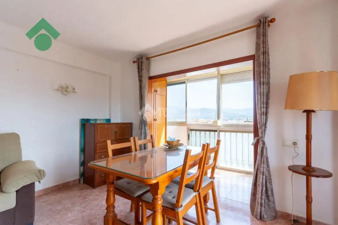 Comedor de Estudio en venta en Vélez-Málaga con Terraza, Amueblado y Piscina comunitaria