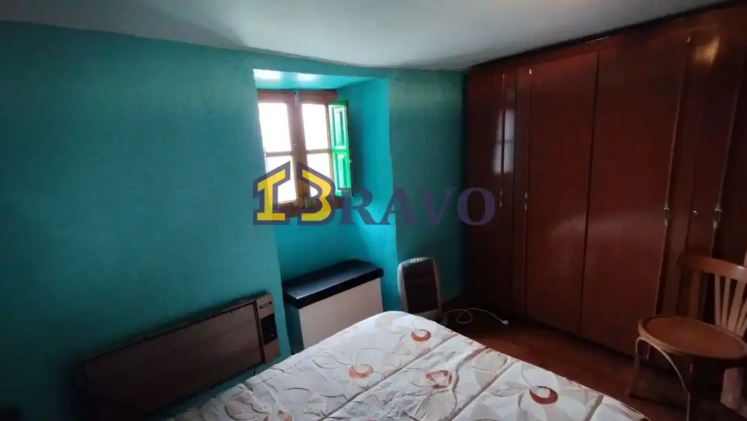 Dormitori de Casa o xalet en venda en Valle de Losa amb Jardí privat i Terrassa
