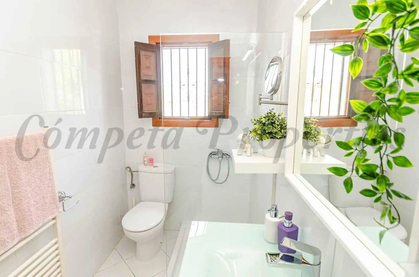 Houses for sale in Canillas de Albaida, Málaga