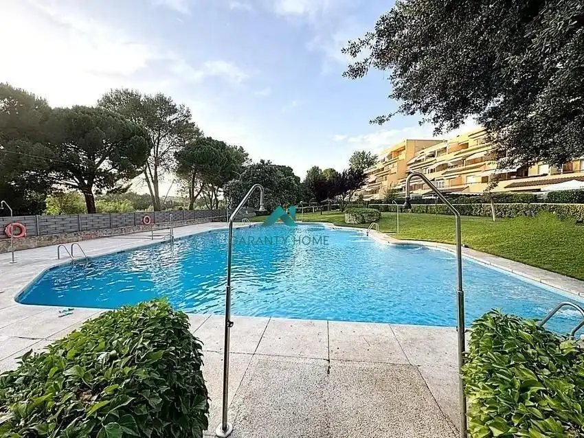 Swimming pool of Flat for sale in Villaviciosa de Odón  with Heating, Private garden and Terrace