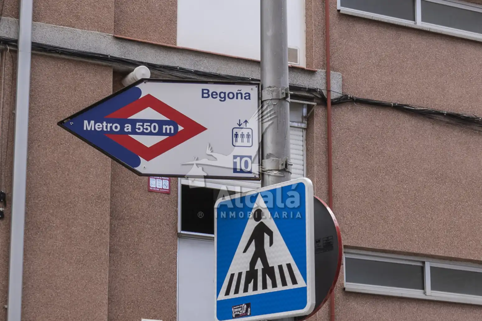 Vista exterior de Pis en venda en Madrid amb Aire condicionat, Calefacció i Terrassa