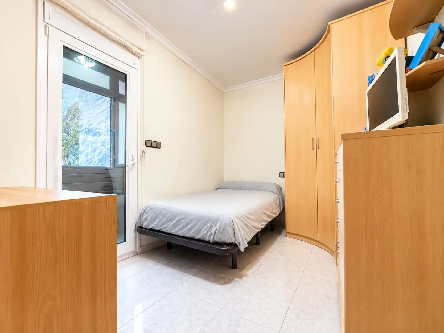 Piso con terraza en venta en Carrer Orient, imagen 13